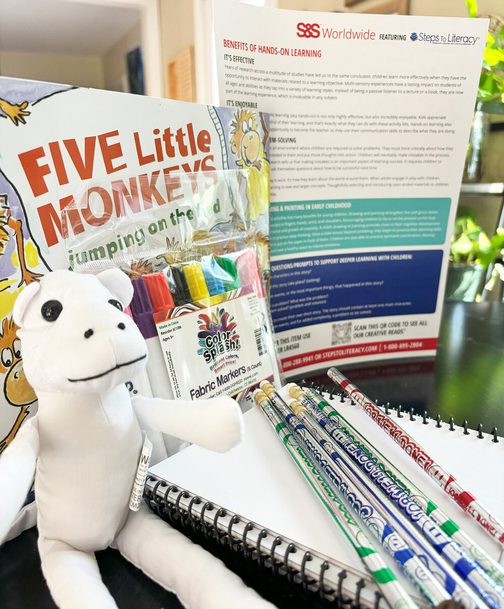 Creative Reads Book & Activity Kit for the Classroom – Five Little Monkeys Jumping on the Bed