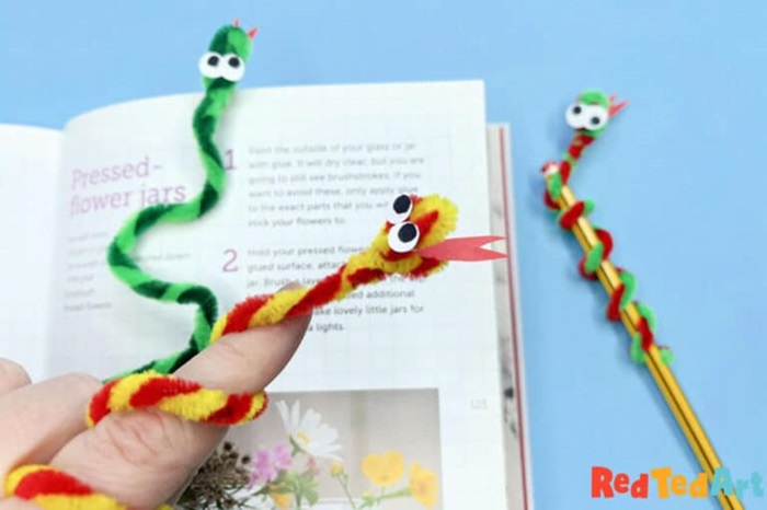 snake diy bookmarks